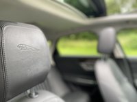 USED 2017 17 JAGUAR XF 2.0 D PORTFOLIO AWD 4d 177 BHP Glass Sunroof Heated Wheel