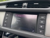 USED 2017 17 JAGUAR XF 2.0 D PORTFOLIO AWD 4d 177 BHP Glass Sunroof Heated Wheel