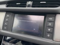 USED 2017 17 JAGUAR XF 2.0 D PORTFOLIO AWD 4d 177 BHP Glass Sunroof Heated Wheel