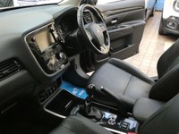 USED 2017 17 MITSUBISHI OUTLANDER 2.3 DI-D 4 5d 147 BHP SAT NAV SUNROOF LEATHER VAT Q