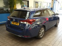 USED 2017 17 TOYOTA AURIS 1.8 VVT-I EXCEL TOURING SPORTS TSS 5d 99 BHP SAT NAV PART LEATHER INTERIOR HEATED SEATS