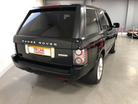 USED 2011 11 LAND ROVER RANGE ROVER 4.4 TDV8 AUTOBIOGRAPHY 5d 313 BHP * CLIMATE CONTROL * PARKING SENSORS * PRIVACY GLASS * SAT NAV * BLUETOOTH *  LOW MILEAGE * MOT JULY 2022 *