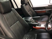 USED 2011 11 LAND ROVER RANGE ROVER 4.4 TDV8 AUTOBIOGRAPHY 5d 313 BHP * CLIMATE CONTROL * PARKING SENSORS * PRIVACY GLASS * SAT NAV * BLUETOOTH *  LOW MILEAGE * MOT JULY 2022 *