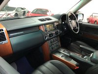 USED 2011 11 LAND ROVER RANGE ROVER 4.4 TDV8 AUTOBIOGRAPHY 5d 313 BHP * CLIMATE CONTROL * PARKING SENSORS * PRIVACY GLASS * SAT NAV * BLUETOOTH *  LOW MILEAGE * MOT JULY 2022 *