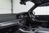 USED 2019 19 BMW X5 3.0 M50D 5d 395 BHP COMFORT PACK+TECH PACK+CARBON KIT