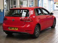 USED 2017 17 VOLKSWAGEN GOLF 1.6 SE NAVIGATION TDI BLUEMOTION TECHNOLOGY 5d 114 BHP SAT NAV HEATED SEATS VAT Q
