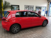 USED 2017 17 VOLKSWAGEN GOLF 1.6 SE NAVIGATION TDI BLUEMOTION TECHNOLOGY 5d 114 BHP SAT NAV HEATED SEATS VAT Q
