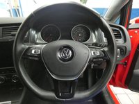 USED 2017 17 VOLKSWAGEN GOLF 1.6 SE NAVIGATION TDI BLUEMOTION TECHNOLOGY 5d 114 BHP SAT NAV HEATED SEATS VAT Q