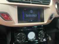 USED 2017 67 DS DS 3 1.2 PURETECH GIVENCHY LE MAKEUP S/S 3d 109 BHP PEARL WHITE TEXTURE SAT NAV