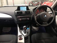 USED 2013 63 BMW 1 SERIES 2.0 118D SE 5d 141 BHP * PRIVACY GLASS * &pound;20 A YEAR ROAD TAX * AIR CON * PARKING SENSORS * NAVIGATION SYSTEM * ALLOY WHEELS * NOV MOT * 2 KEYS *