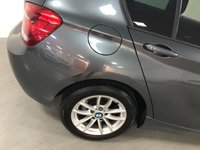 USED 2013 63 BMW 1 SERIES 2.0 118D SE 5d 141 BHP * PRIVACY GLASS * &pound;20 A YEAR ROAD TAX * AIR CON * PARKING SENSORS * NAVIGATION SYSTEM * ALLOY WHEELS * NOV MOT * 2 KEYS *