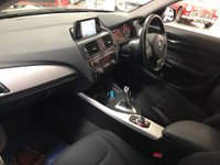 USED 2013 63 BMW 1 SERIES 2.0 118D SE 5d 141 BHP * PRIVACY GLASS * &pound;20 A YEAR ROAD TAX * AIR CON * PARKING SENSORS * NAVIGATION SYSTEM * ALLOY WHEELS * NOV MOT * 2 KEYS *
