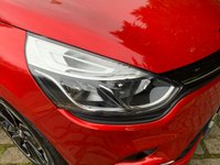USED 2019 69 RENAULT CLIO 0.9 ICONIC TCE 5d 89 BHP 'Limited Edition' -Renault Clio Iconic 0.9 TCE 5dr with Satellite Navigation - ID Flame Red Metallic- 5,532 miles only - why buy new  !!!! huge saving on new car list price