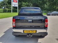 USED 2014 14 TOYOTA HI-LUX 3.0 INVINCIBLE 4X4 D-4D DCB 169 BHP ** NO VAT ** LEATHER + SAT NAV