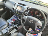 USED 2014 14 TOYOTA HI-LUX 3.0 INVINCIBLE 4X4 D-4D DCB 169 BHP ** NO VAT ** LEATHER + SAT NAV