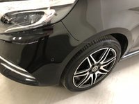 USED 2020 69 MERCEDES-BENZ V-CLASS 2.0 V 300 D AMG LINE XL 5d 236 BHP * VAT QUALIFYING * PRIVACY GLASS * CLIMATE  CONTROL * PARKING SENSORS * NAVIGATION * LEATHER * 19 INCH ALLOYS * 8 SEATS *