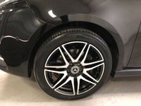 USED 2020 69 MERCEDES-BENZ V-CLASS 2.0 V 300 D AMG LINE XL 5d 236 BHP * VAT QUALIFYING * PRIVACY GLASS * CLIMATE  CONTROL * PARKING SENSORS * NAVIGATION * LEATHER * 19 INCH ALLOYS * 8 SEATS *