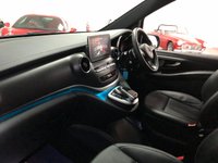 USED 2020 69 MERCEDES-BENZ V-CLASS 2.0 V 300 D AMG LINE XL 5d 236 BHP * VAT QUALIFYING * PRIVACY GLASS * CLIMATE  CONTROL * PARKING SENSORS * NAVIGATION * LEATHER * 19 INCH ALLOYS * 8 SEATS *