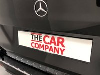 USED 2020 69 MERCEDES-BENZ V-CLASS 2.0 V 300 D AMG LINE XL 5d 236 BHP * VAT QUALIFYING * PRIVACY GLASS * CLIMATE  CONTROL * PARKING SENSORS * NAVIGATION * LEATHER * 19 INCH ALLOYS * 8 SEATS *