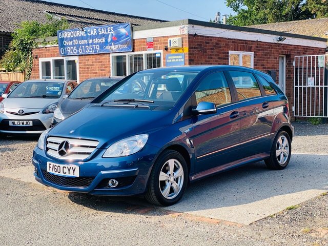 2010 60 MERCEDES 190 MERCEDES-BENZ  B CLASS DIESEL MPV AUTO  11 Service Stamps In The Book