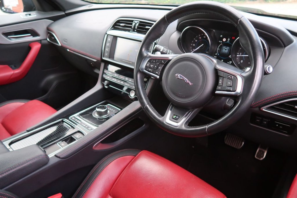 18 Jaguar F Pace R Sport Awd 29 0