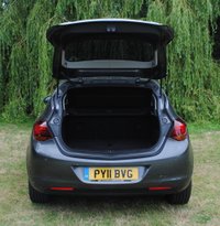 USED 2011 11 VAUXHALL ASTRA 1.7 SRI CDTI 5d 108 BHP www.suffolkcarcentre.co.uk - Located at Ilketshall