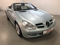 USED 2005 05 MERCEDES-BENZ SLK 1.8 SLK200 KOMPRESSOR 2d 161 BHP * AIRSCARF * CLIMATE * CRUISE * HEATED FRONT SEATS * PARKING SENSORS *