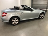 USED 2005 05 MERCEDES-BENZ SLK 1.8 SLK200 KOMPRESSOR 2d 161 BHP * AIRSCARF * CLIMATE * CRUISE * HEATED FRONT SEATS * PARKING SENSORS *
