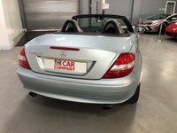 USED 2005 05 MERCEDES-BENZ SLK 1.8 SLK200 KOMPRESSOR 2d 161 BHP * AIRSCARF * CLIMATE * CRUISE * HEATED FRONT SEATS * PARKING SENSORS *