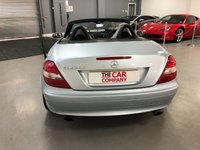 USED 2005 05 MERCEDES-BENZ SLK 1.8 SLK200 KOMPRESSOR 2d 161 BHP * AIRSCARF * CLIMATE * CRUISE * HEATED FRONT SEATS * PARKING SENSORS *