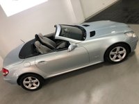 USED 2005 05 MERCEDES-BENZ SLK 1.8 SLK200 KOMPRESSOR 2d 161 BHP * AIRSCARF * CLIMATE * CRUISE * HEATED FRONT SEATS * PARKING SENSORS *