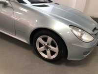 USED 2005 05 MERCEDES-BENZ SLK 1.8 SLK200 KOMPRESSOR 2d 161 BHP * AIRSCARF * CLIMATE * CRUISE * HEATED FRONT SEATS * PARKING SENSORS *