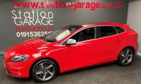 USED 2013 V VOLVO V40 2.0 D3 R-DESIGN 5d 148 BHP PANROOF & LEATHER
