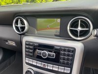 USED 2015 15 MERCEDES-BENZ SLK 2.1 SLK250 CDI BLUEEFFICIENCY AMG SPORT 2d 204 BHP AMG NAV Heated Air Scarf