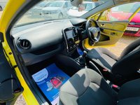 USED 2013 13 RENAULT CLIO 1.1 DYNAMIQUE MEDIANAV 5d 75 BHP Stunning, Bright Yellow with a Full Renault History