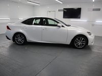 USED 2018 18 LEXUS IS 2.5 300H ADVANCE 4d 179 BHP IN THE WHITE MICA PAINT FINISH THIS LEXUS IS STUNNING.