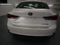 USED 2018 18 LEXUS IS 2.5 300H ADVANCE 4d 179 BHP IN THE WHITE MICA PAINT FINISH THIS LEXUS IS STUNNING.