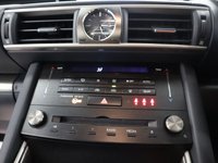 USED 2018 18 LEXUS IS 2.5 300H ADVANCE 4d 179 BHP IN THE WHITE MICA PAINT FINISH THIS LEXUS IS STUNNING.