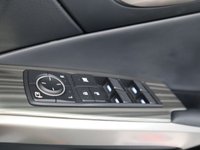USED 2018 18 LEXUS IS 2.5 300H ADVANCE 4d 179 BHP IN THE WHITE MICA PAINT FINISH THIS LEXUS IS STUNNING.