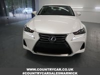 USED 2018 18 LEXUS IS 2.5 300H ADVANCE 4d 179 BHP IN THE WHITE MICA PAINT FINISH THIS LEXUS IS STUNNING.