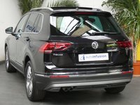USED 2018 18 VOLKSWAGEN TIGUAN 2.0 SEL TDI BLUEMOTION TECHNOLOGY DSG 5d 148 BHP SAT NAV SUNROOF HEATED SEATS