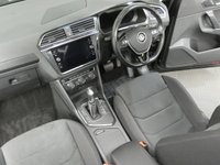 USED 2018 18 VOLKSWAGEN TIGUAN 2.0 SEL TDI BLUEMOTION TECHNOLOGY DSG 5d 148 BHP SAT NAV SUNROOF HEATED SEATS