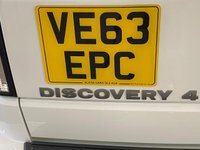 USED 2013 63 LAND ROVER DISCOVERY 4 3.0 SDV6 HSE LUXURY 5d 255 BHP Truily outstanding Dicovery 4 SDV6 HSE LUXURY 7 Seater, Spectacular Fuji white, full black ebony windsor premium leather, rear media package factory fitted 2 sceens, privacy glass, heated rear seats, free uk delivery 12 months mot "no advisories " New cam belt fitted for delivery, 2 keys,