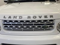 USED 2013 63 LAND ROVER DISCOVERY 4 3.0 SDV6 HSE LUXURY 5d 255 BHP Truily outstanding Dicovery 4 SDV6 HSE LUXURY 7 Seater, Spectacular Fuji white, full black ebony windsor premium leather, rear media package factory fitted 2 sceens, privacy glass, heated rear seats, free uk delivery 12 months mot "no advisories " New cam belt fitted for delivery, 2 keys,