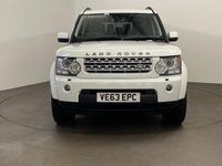 USED 2013 63 LAND ROVER DISCOVERY 4 3.0 SDV6 HSE LUXURY 5d 255 BHP Truily outstanding Dicovery 4 SDV6 HSE LUXURY 7 Seater, Spectacular Fuji white, full black ebony windsor premium leather, rear media package factory fitted 2 sceens, privacy glass, heated rear seats, free uk delivery 12 months mot "no advisories " New cam belt fitted for delivery, 2 keys,