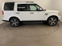 USED 2013 63 LAND ROVER DISCOVERY 4 3.0 SDV6 HSE LUXURY 5d 255 BHP Truily outstanding Dicovery 4 SDV6 HSE LUXURY 7 Seater, Spectacular Fuji white, full black ebony windsor premium leather, rear media package factory fitted 2 sceens, privacy glass, heated rear seats, free uk delivery 12 months mot "no advisories " New cam belt fitted for delivery, 2 keys,