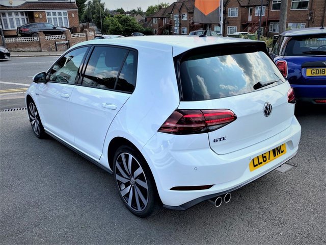 View our VOLKSWAGEN GOLF