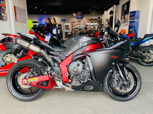 2013 13 Yamaha R1 BIG BANG, AKRAPOVIC EXHAUSTS