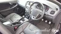 USED 2019 68 VOLVO V40 2.0 T2 R-DESIGN EDITION 5d 121 BHP 