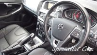 USED 2019 68 VOLVO V40 2.0 T2 R-DESIGN EDITION 5d 121 BHP 